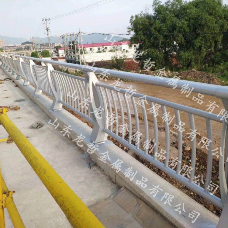 安徽铝合金桥梁护栏工程案例